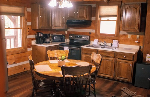 Pittman Center Cabin | Mountain Hideaway-Enjoy a Private Mountain Home with Views!