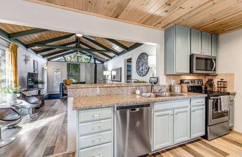 Frisco House | ⛷️Mountain Home☀️ Hot Tub ⛰️Walk to Downtown Frisco✨$Zero Cleaning & Pet Fees