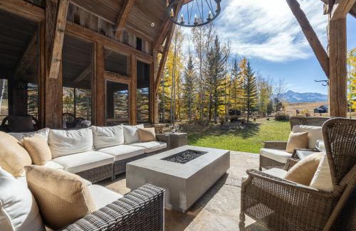 Timber Ridge Ski Chalet | Mountain House by Exceptional Stays