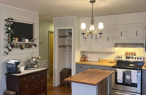 Hampton House | Mountain House near the Appalachian Trail, Watauga Lake, Bristol, & Johnson City