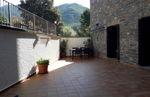 Biescas Apartment | Mountain in the Aragonese Pyrenees, Skiing, Snow, Hiking and Nature