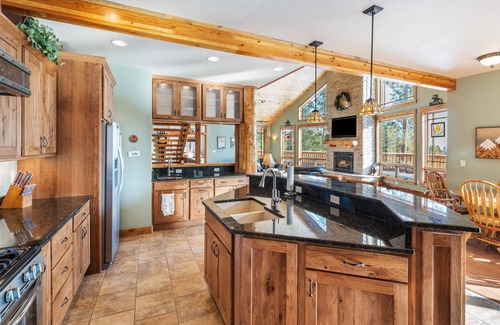 Somers House | Mountain Lodge Getaway