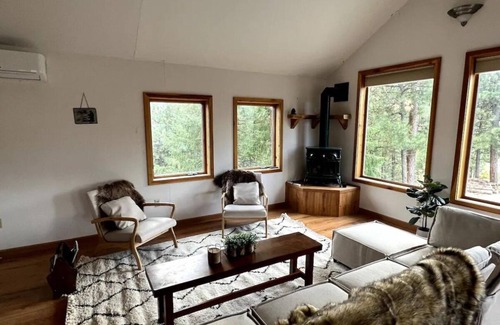 Peshastin Cabin | Mountain Lodge near Leavenworth, 14 guests!
