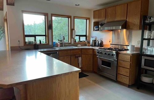 Peshastin Cabin | Mountain Lodge near Leavenworth, 14 guests!