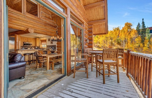 Mountain Village Cabin | Mountain Lodge Cabin/Full Service Hotel/Free Parking 1 Car Summer 25!