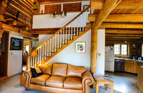 Bozeman Cabin | Mountain Log Home Close to Historic Downtown Bozeman & Bridger Bowl.
