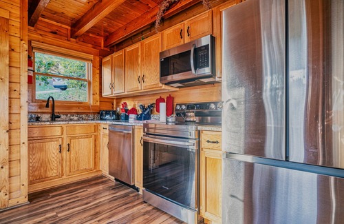 Gatlinburg - Pigeon Forge Apartment | Mountain Majesty With Spectacular Views