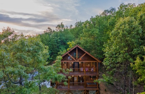 Gatlinburg - Pigeon Forge Apartment | Mountain Majesty With Spectacular Views