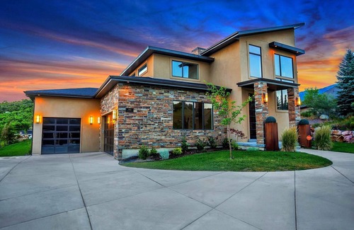 Draper House | Mountain Modern Getaway Award Winning