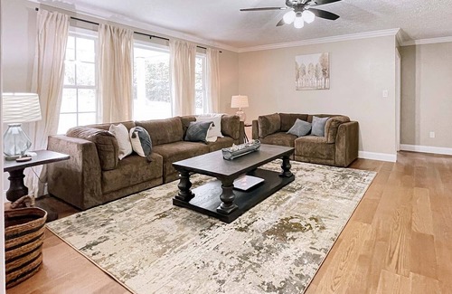 Tracy City House | Mountain Oasis: Sleeps up to 12!