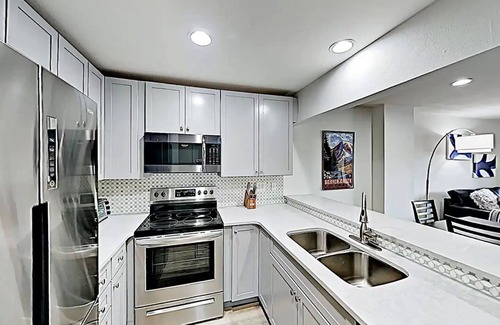 Avon Condo | Mountain Retreat/Steps to the Riverfront Gondola