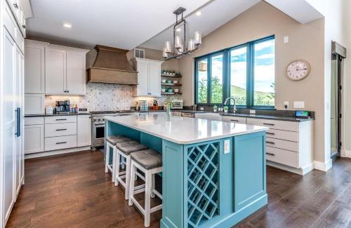 Bailey House | Mountain Retreat W Fire Pit & Deck Views