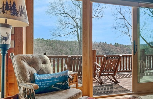 Bryson City Cabin | Mountain Ridge Lake House