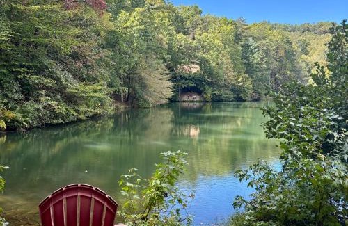 Blue Ridge Ski Chalet | Mountain Ridge Retreat Cozy Blue Ridge Cabin with Hot Tub