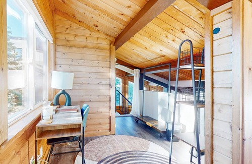 Tahoe Village House | Mountain Serenity | Ski, Golf, Casino and Lake within 5 mile