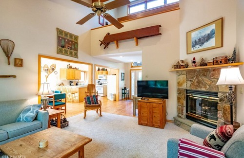 Timberline House | Mountain Shadows - 169 Woods End CourtnnMountain Shadows - Access to Community Swimming & Fishing Pond, Hot Tub, Pet Friendly