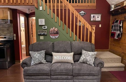 Piper Gap Cabin | Mountain Song Log Cabin/Starlink Wifi, Trout Stream🐟, Near I-77 & BR Parkway🌄
