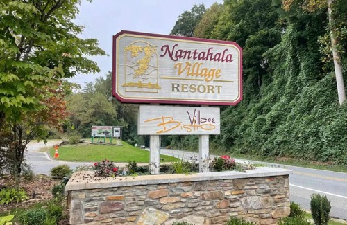 Bryson City Apartment | MOUNTAIN SUITE on the 2nd floor of a 2story Duplex