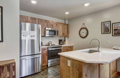 Breckenridge Condo | Mountain Thunder - Renovated Ski-in/Gondola-out, high-end, hot tub, pool, free p
