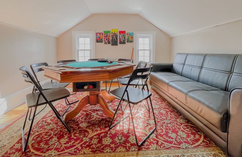 Ellenville Other | Mountain Top Farmhouse near Minnewaska: Hot Tub, Fireplace & Fire Pit