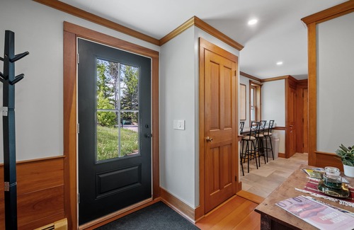 Bartlett House | Mountain Top Hideaway 10 Min to North Conway & 5 Min Saco River, pet friendly