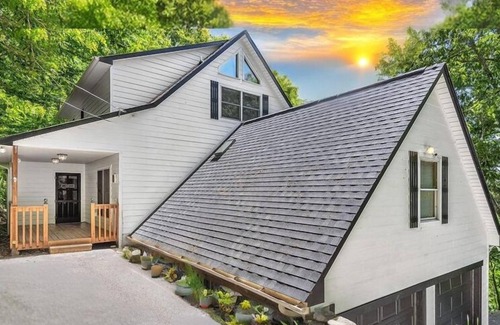 Maggie Valley House | Mountain Top Retreat sweeping mountain views paved road Gated & Golf Course