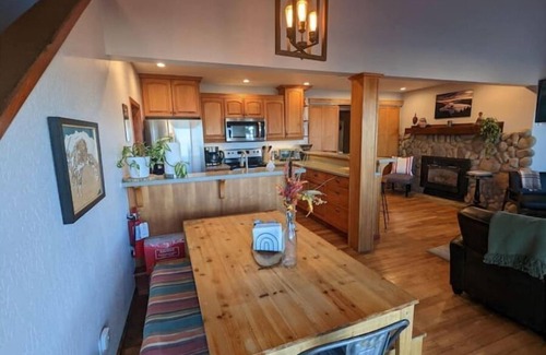 Tahoe Village House | Mountain Top View, 3 BDRs & 2 Baths, NEW HOTTUB