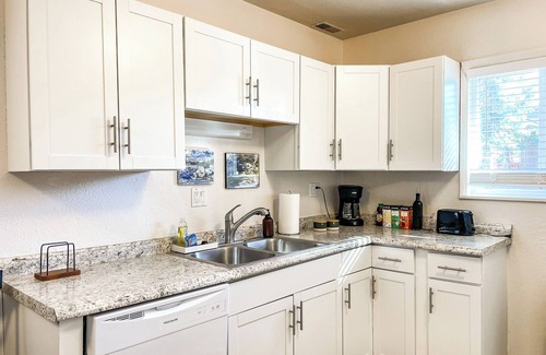 Woodland Park House | Mountain Town Apartment /Walk to main street!