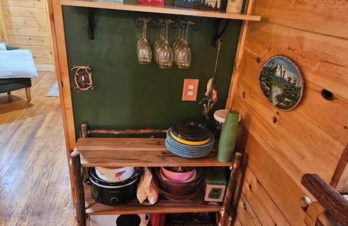 Jefferson Township Cabin | Mountain Tree House , Private & secluded. Positioned on a babbling stream.
