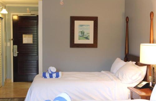 Hanamaulu Apartment | Mountain View, 4 Star Beachfront Resort, Lanai, AC, Pool, Restaurant, Gym, Spa