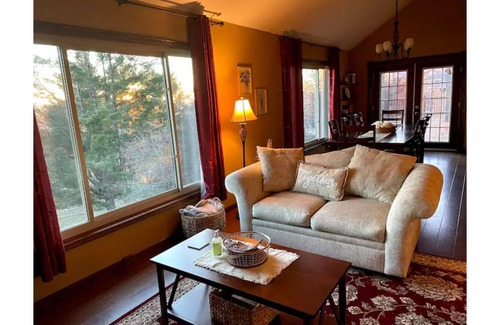 Wausau House | Mountain View 6BR Spacious Getaway w/ Fireplace
