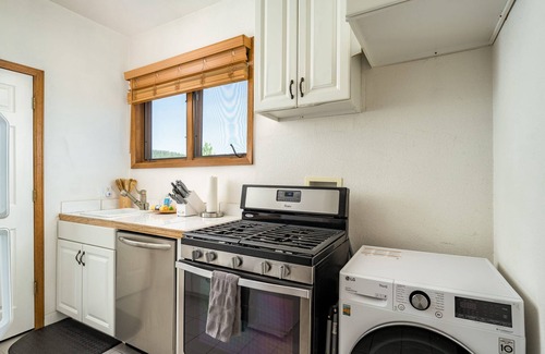 Evergreen House | Mountain View Apartment Near Downtown Hiking