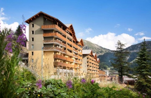 Isola Apartment | Mountain view at Isola 2000! #B120