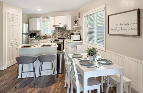 Maggie Valley Cottage | Mountain View! Beautifully Updated, Fire Pit, Hot Tub, Arcade, Foosball, DogsOK!