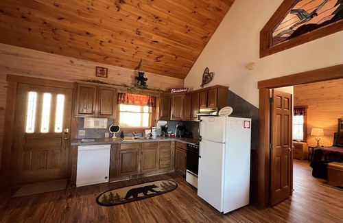 Gatlinburg - Pigeon Forge Cabin | Mountain View Best in Show PRIVATE Romantic Close to Town Gorgeous