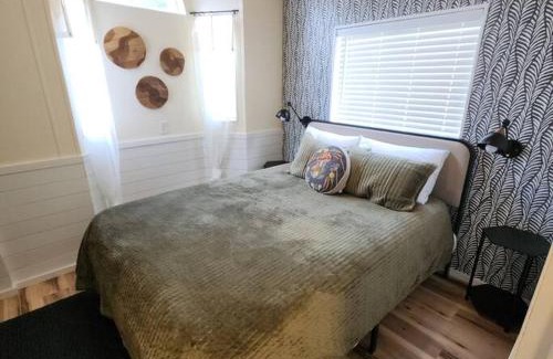 Old Fort Apartment | Mountain View Bungalow Near Breweries, Trails, Pool and Waterfalls