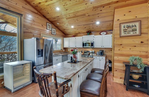 Clayton Cabin | Mountain-View Cabin ~ 2 Mi to Downtown Clayton!