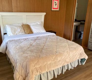 Wrightwood Hotel | Mountain View Cabins
