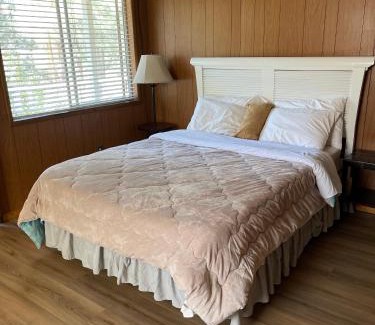Wrightwood Hotel | Mountain View Cabins