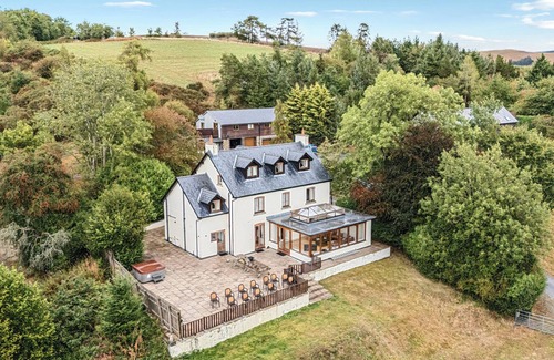 Rhayader Cottage | Mountain View