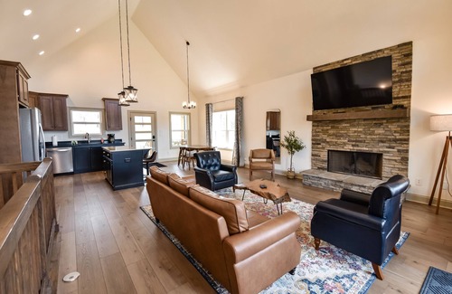 Ellijay House | Mountain view home with wood fireplace, hot tub, game tables, firepit, & AC