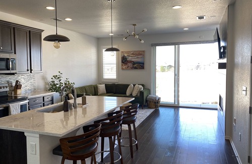 Windsor House | Mountain View Modern Ranch - Incredible views! Hot tub! Walk to park! Peaceful!
