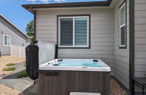 Windsor House | Mountain View Modern Ranch - Incredible views! Hot tub! Walk to park! Peaceful!