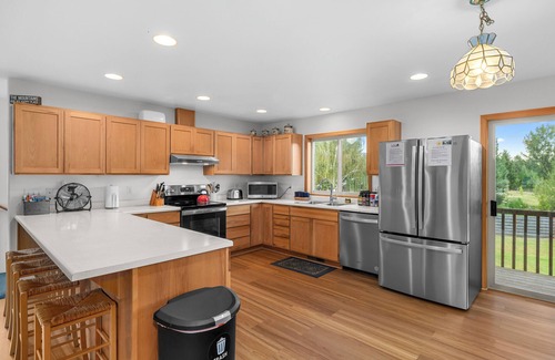 Leavenworth House | Mountain View Retreat with Two Large Hot Tubs!