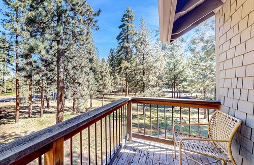 Black Butte Ranch House | Mountain-view ranch house with fireplace, W/D, central AC & bikes - dog-friendly