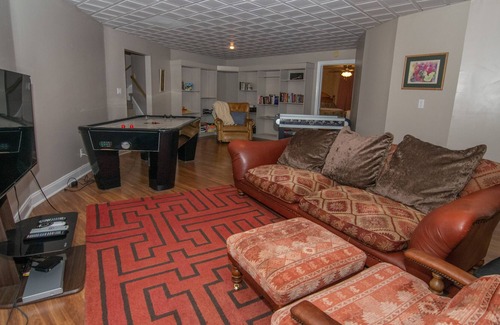 Waynesville House | Mountain Views, (3) King Beds, Large Deck, Hot Tub, Sauna, Game room