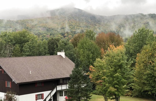 Jackson Condo | Mountain View’s, close to Storyland, hiking trails, North Conway, & Jackson.