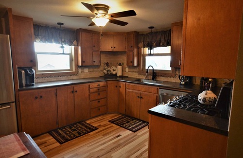 Woodland Park Cabin | Mountain Views-HotTub -Cozy Fireplace