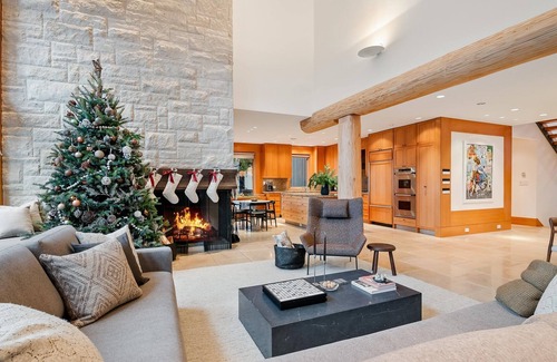 Upper Village House | Mountain views, Hot Tub, BBQ, Media Room, Air Con