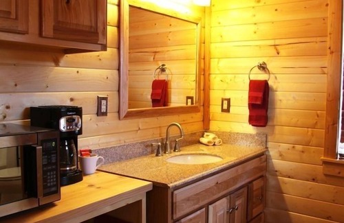 Red River Apartment | Mountain Views Out Every Window